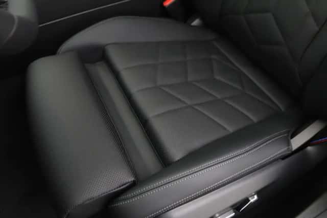 BMW i5 (2026) thumbnail 14