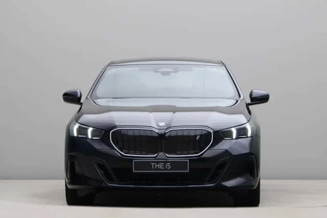 BMW i5 (2026) thumbnail 5