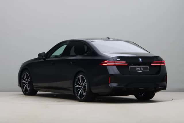 BMW i5 (2026) thumbnail 10