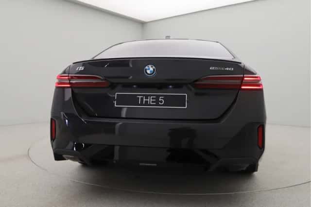 BMW i5 (2026) thumbnail 9