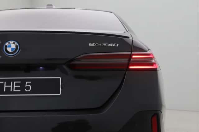 BMW i5 (2026) thumbnail 10
