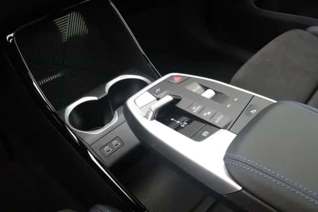 BMW iX1 (2026) thumbnail 17