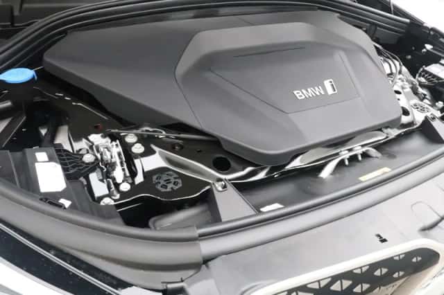 BMW iX1 (2026) thumbnail 4