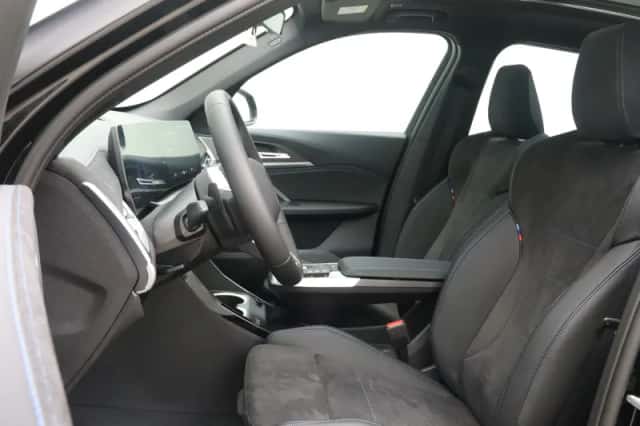 BMW iX1 (2026) thumbnail 5