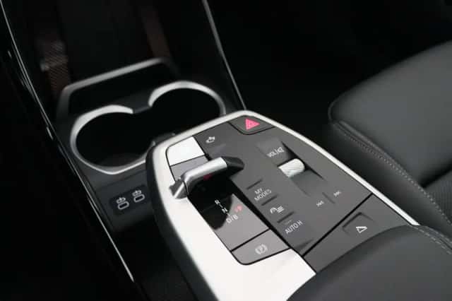 BMW iX1 (2026) thumbnail 15