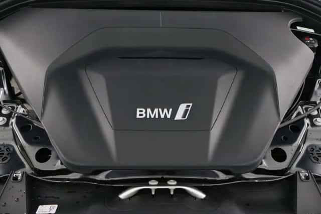 BMW iX1 (2026) thumbnail 4