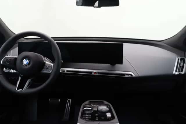BMW iX (2026) thumbnail 12