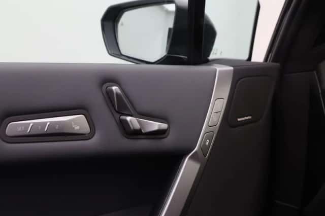 BMW iX (2026) thumbnail 17