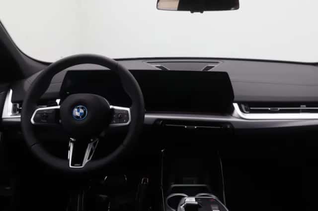 BMW iX2 (2026) thumbnail 12