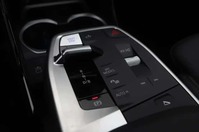 BMW iX2 (2026) thumbnail 16