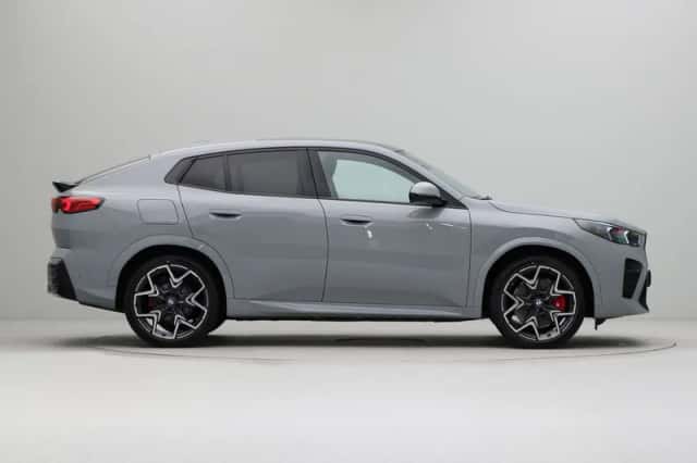 BMW iX2 (2026) thumbnail 7
