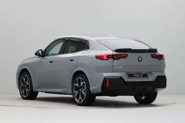 BMW iX2 (2026) thumbnail 10