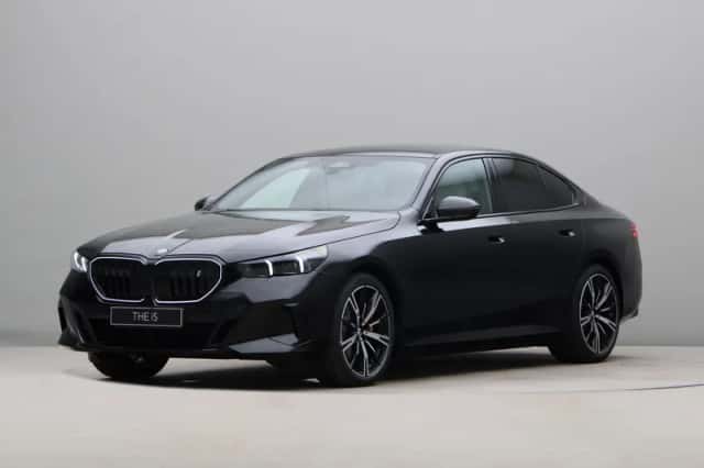 BMW i5 (2026) thumbnail 1