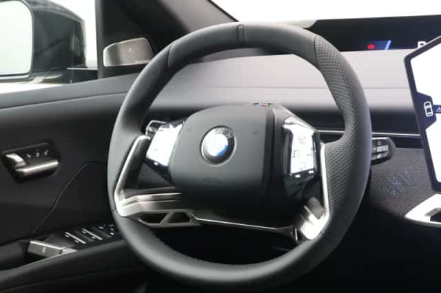 BMW iX3 (2026) thumbnail 2