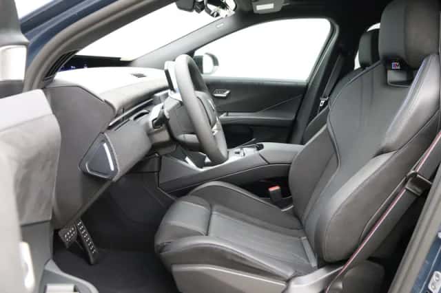 BMW iX3 (2026) thumbnail 5