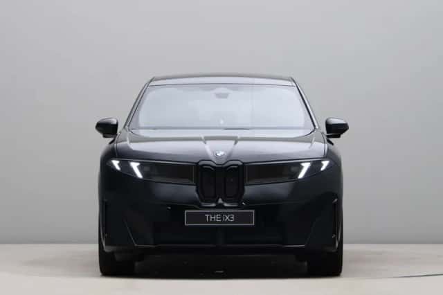 BMW iX3 (2026) thumbnail 2