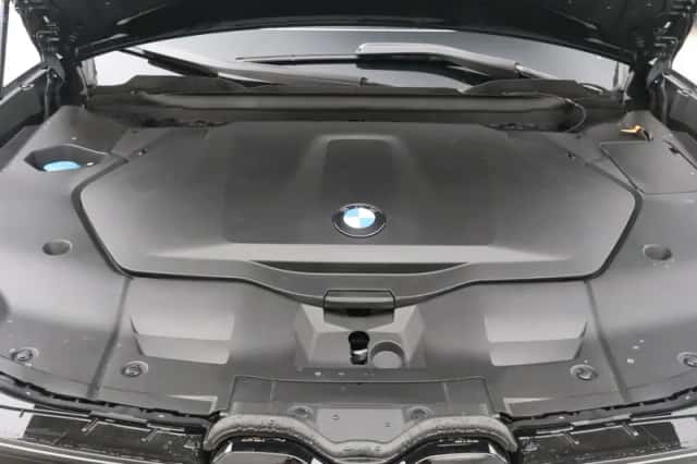 BMW iX3 (2026) thumbnail 4