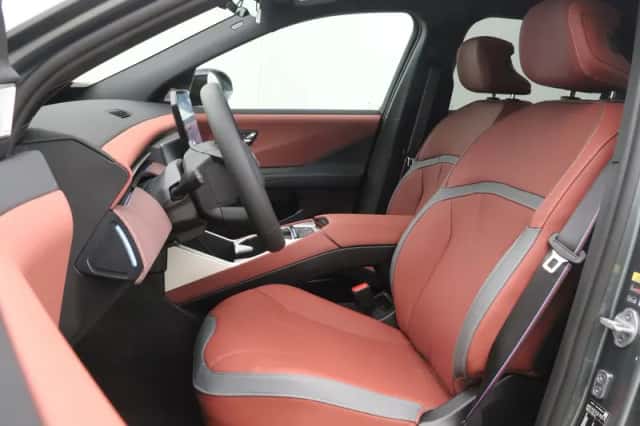 BMW iX3 (2026) thumbnail 5