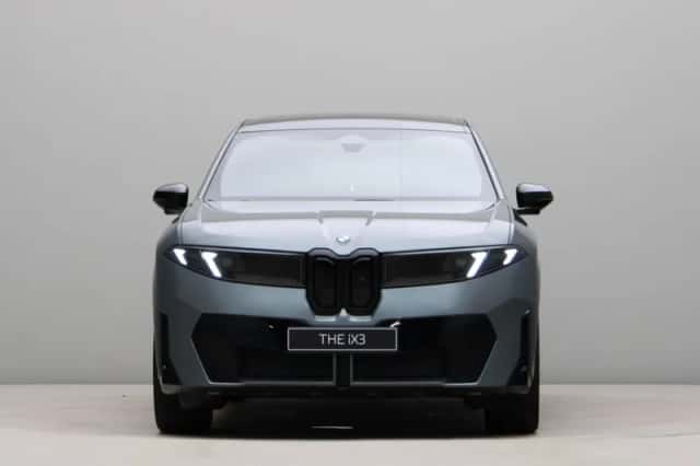 BMW iX3 (2026) thumbnail 6