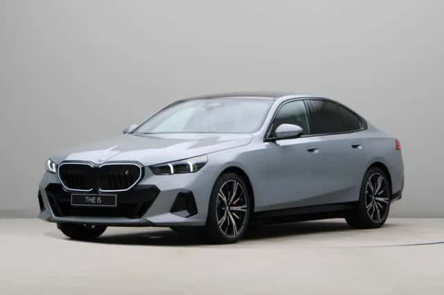 BMW i5 (2026) thumbnail 1