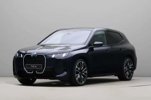 BMW iX (2026) thumbnail 1