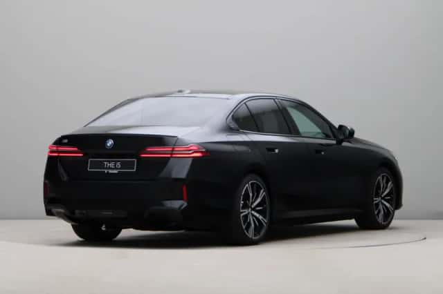 BMW i5 (2026) thumbnail 5