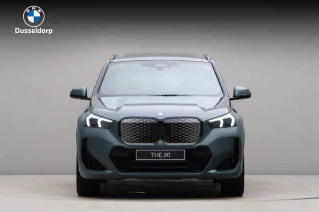 BMW iX1 (2026) thumbnail 2