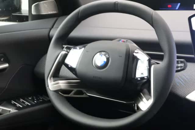 BMW iX3 (2026) thumbnail 2