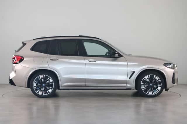 BMW iX3 (2023) thumbnail 4