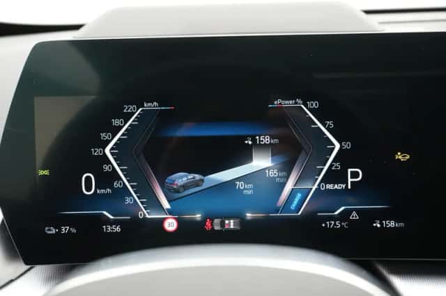 BMW iX1 (2022) thumbnail 3