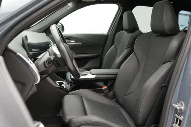 BMW iX1 (2022) thumbnail 5