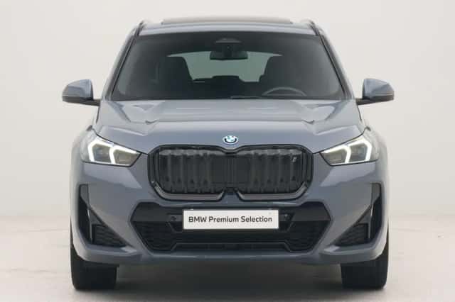 BMW iX1 (2022) thumbnail 6