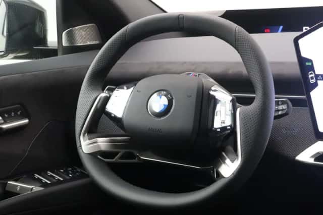 BMW iX3 (2026) thumbnail 2