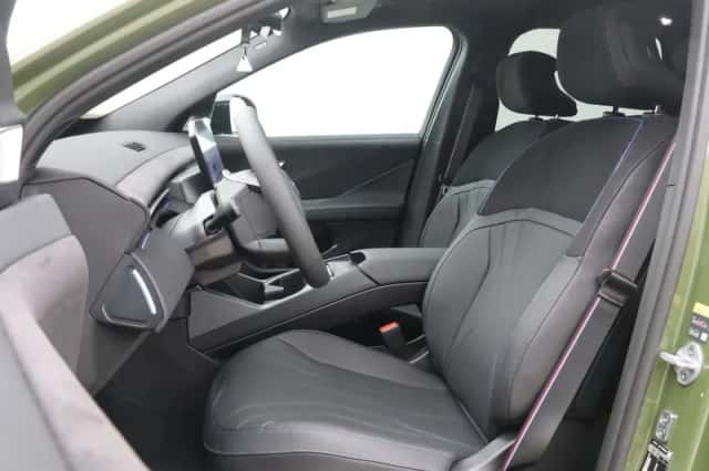 BMW iX3 (2026) thumbnail 5