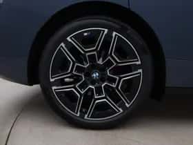 BMW iX (2026) thumbnail 18