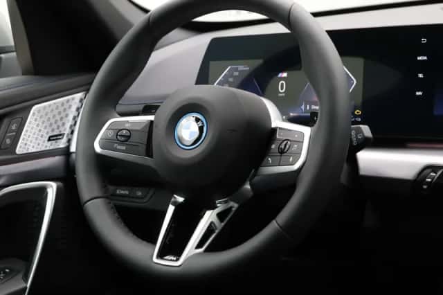 BMW X1 (2025) thumbnail 2