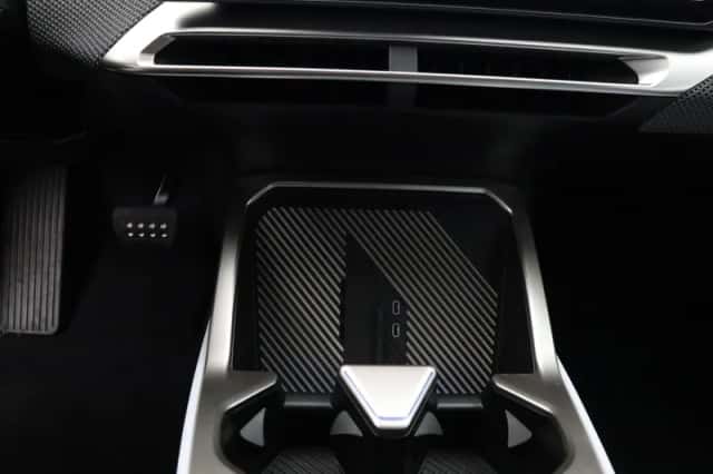BMW iX3 (2026) thumbnail 12