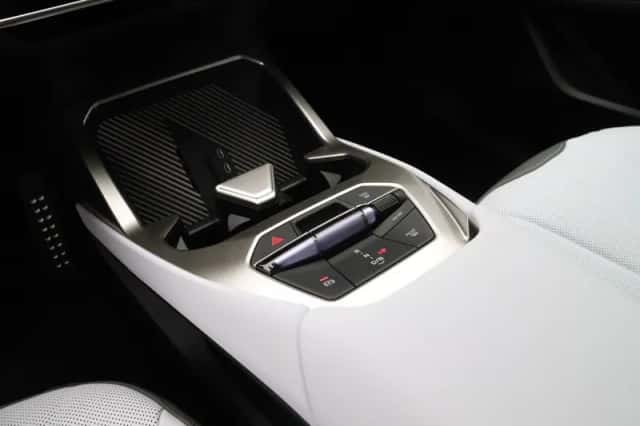 BMW iX3 (2026) thumbnail 14