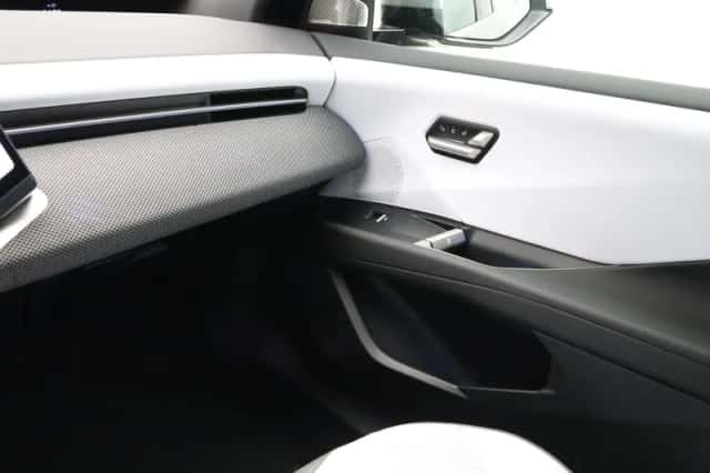 BMW iX3 (2026) thumbnail 15