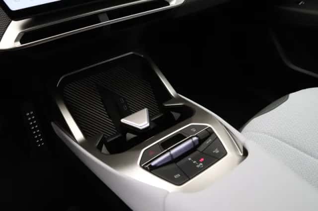 BMW iX3 (2026) thumbnail 18