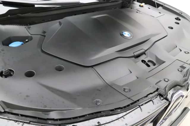 BMW iX3 (2026) thumbnail 4