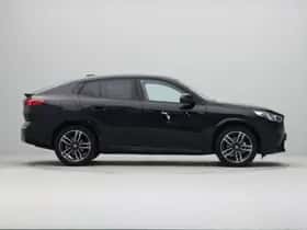 BMW iX2 (2025) thumbnail 4