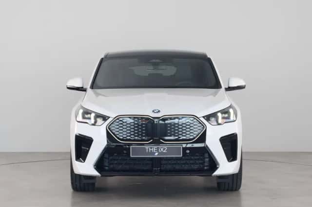 BMW iX2 (2025) thumbnail 2