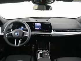 BMW iX2 (2025) thumbnail 16