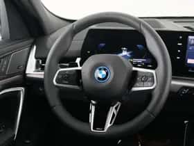 BMW iX2 (2025) thumbnail 17
