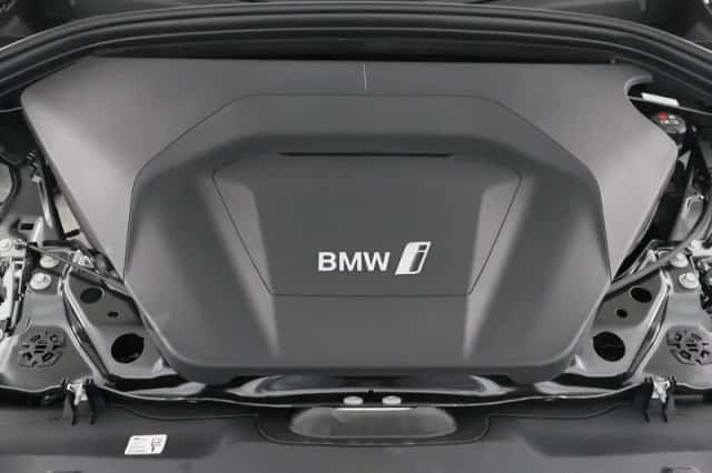 BMW iX2 (2025) thumbnail 18