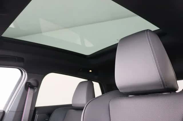 BMW iX2 (2025) thumbnail 24