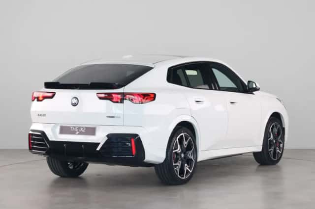 BMW iX2 (2025) thumbnail 5