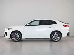BMW iX2 (2025) thumbnail 8