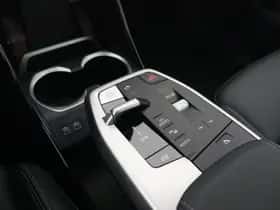 BMW iX2 (2025) thumbnail 9